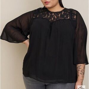 Torrid Women’s Crinkle Chiffon Lace Trim Top Size 2X Sheer Witchy Flounce